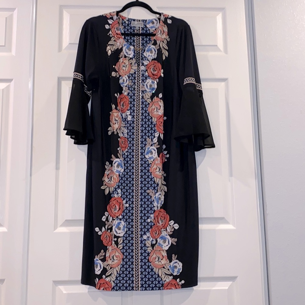 JM Collection Black Floral-Print Shift Dress with Bell Sleeves